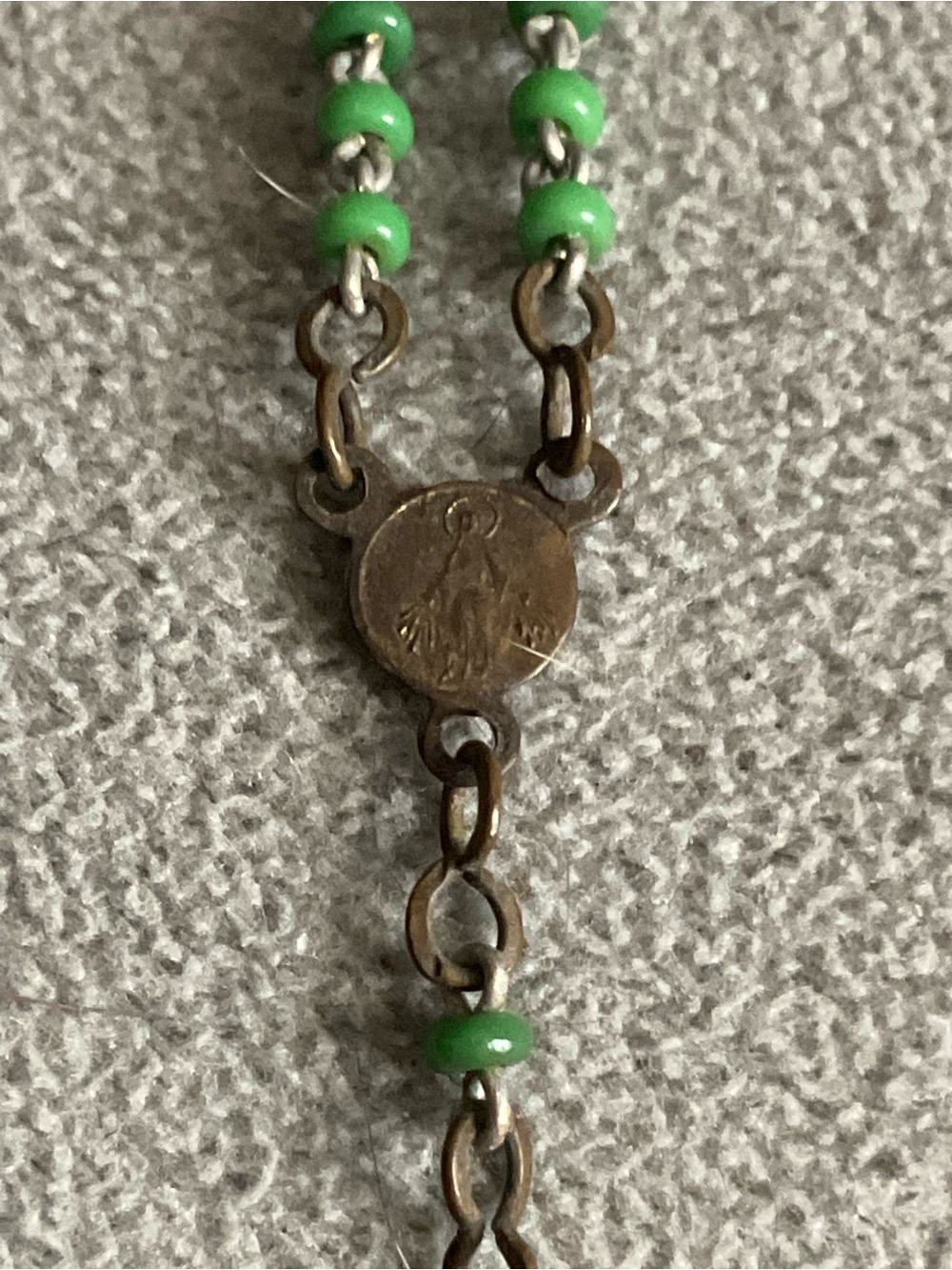 Vintage Tiny Green Beaded Glass Rosary - 8-1/4” - Picture 4 of 10